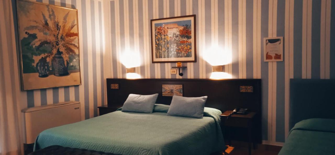 קלטניסטה Hotel Plaza מראה חיצוני תמונה