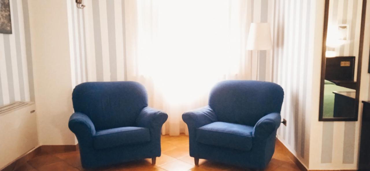 קלטניסטה Hotel Plaza מראה חיצוני תמונה