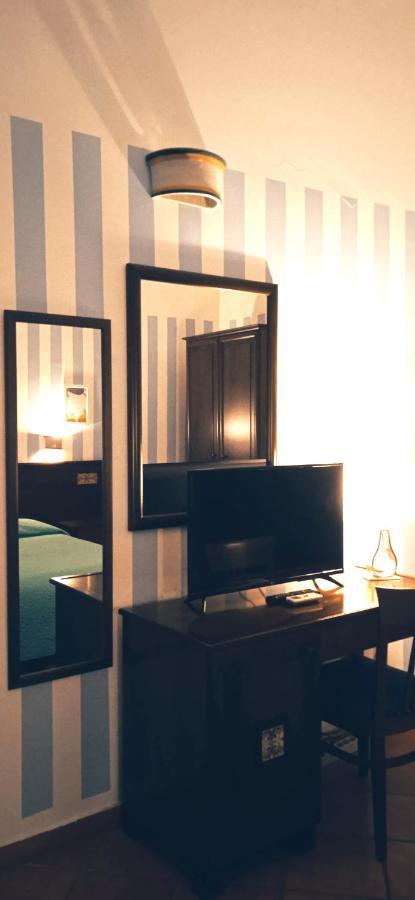 קלטניסטה Hotel Plaza מראה חיצוני תמונה