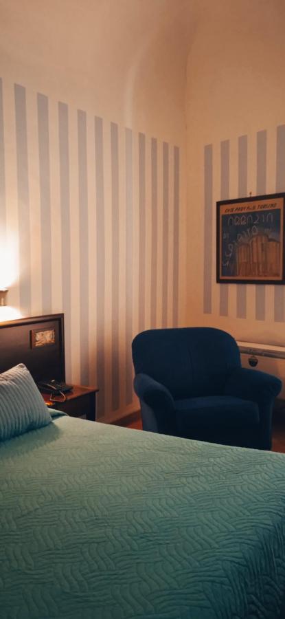 קלטניסטה Hotel Plaza מראה חיצוני תמונה